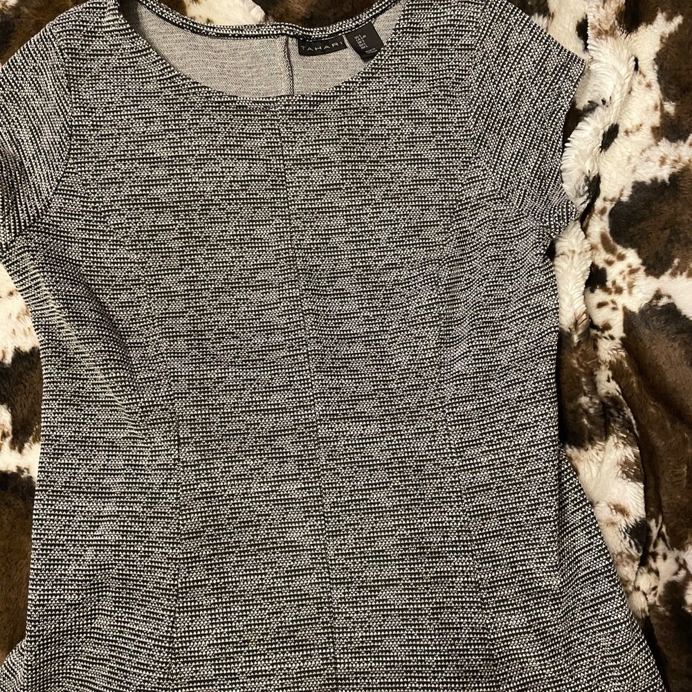 Tahari peplum black white too large